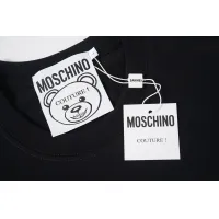 $32.00 USD Moschino T-Shirts Short Sleeved For Unisex #1429622