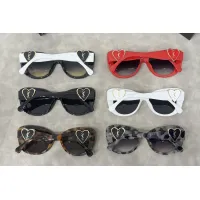 $25.00 USD Yves Saint Laurent Sunglasses #1430074