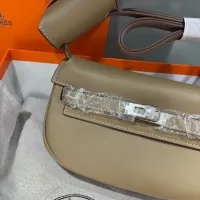 $88.00 USD Hermes AAA Quality Messenger Bags For Women #1432013