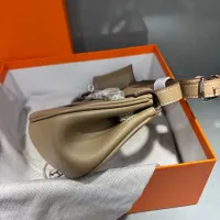 $88.00 USD Hermes AAA Quality Messenger Bags For Women #1432013