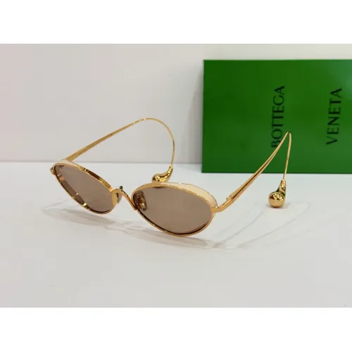 Bottega Veneta AAA Quality Sunglasses #1435569