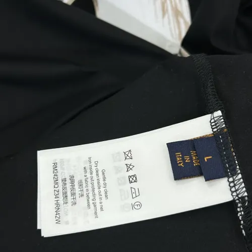 Replica Louis Vuitton LV T-Shirts Short Sleeved For Unisex #1436321 $76.00 USD for Wholesale