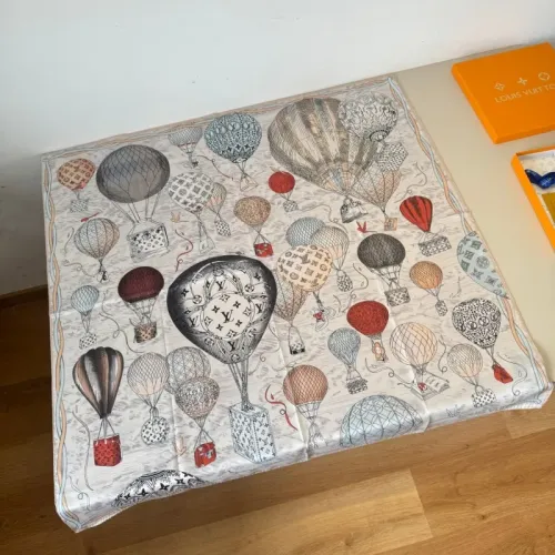 Louis Vuitton Silk Squares #1436417