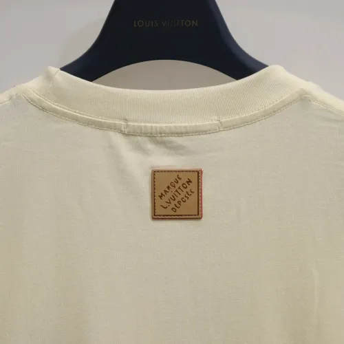 Replica Louis Vuitton LV T-Shirts Short Sleeved For Unisex #1437657 $45.00 USD for Wholesale