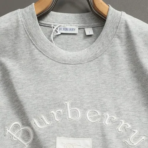 Replica Burberry T-Shirts Short Sleeved For Unisex #1438199 $36.00 USD for Wholesale