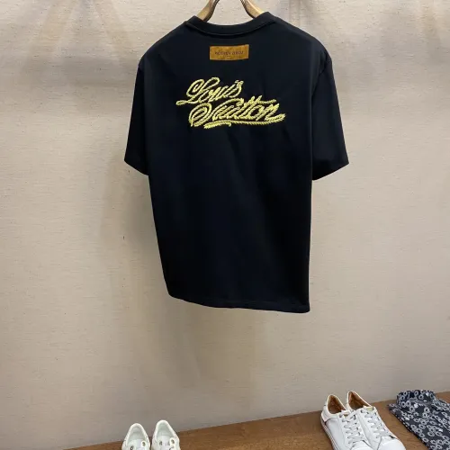 Replica Louis Vuitton LV T-Shirts Short Sleeved For Men #1438318 $39.00 USD for Wholesale