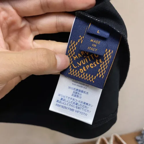 Replica Louis Vuitton LV T-Shirts Short Sleeved For Men #1438318 $39.00 USD for Wholesale