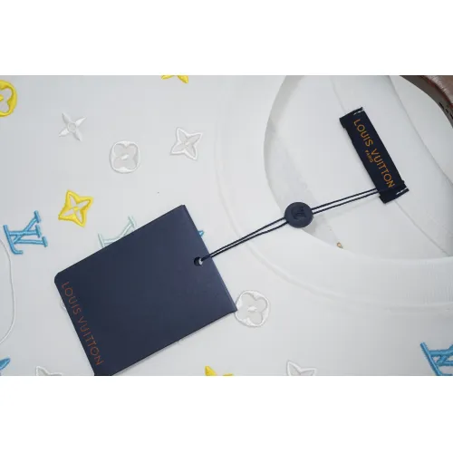 Replica Louis Vuitton LV T-Shirts Short Sleeved For Unisex #1438854 $36.00 USD for Wholesale