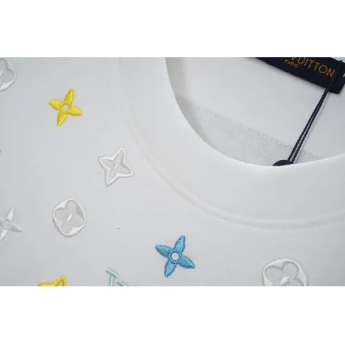 Replica Louis Vuitton LV T-Shirts Short Sleeved For Unisex #1438854 $36.00 USD for Wholesale