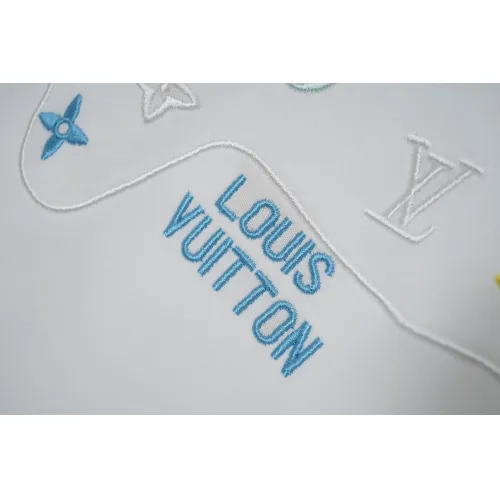 Replica Louis Vuitton LV T-Shirts Short Sleeved For Unisex #1438854 $36.00 USD for Wholesale