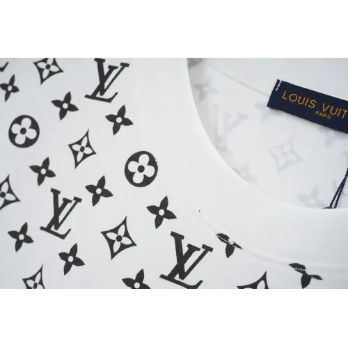 Replica Louis Vuitton LV T-Shirts Short Sleeved For Unisex #1438856 $36.00 USD for Wholesale