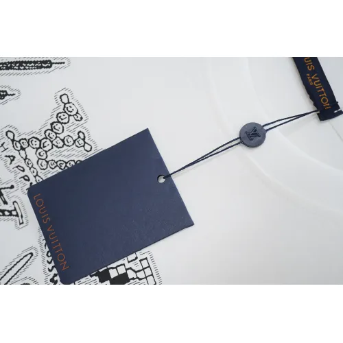 Replica Louis Vuitton LV T-Shirts Short Sleeved For Unisex #1438859 $32.00 USD for Wholesale