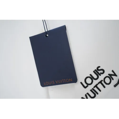 Replica Louis Vuitton LV T-Shirts Short Sleeved For Men #1438861 $42.00 USD for Wholesale